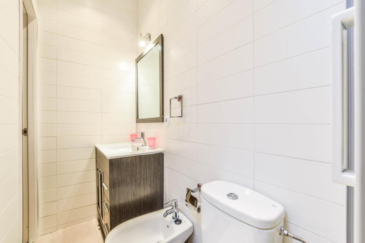 Apartamento En Chueca Apartman Madrid Kültér fotó